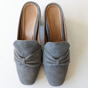 New Vionic Women's Charcoal Grey Plaza Presley Suede Bow Mule 2" Heels Size 8.5